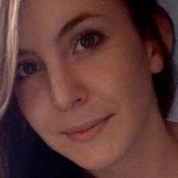 Katie Blake Meztelen