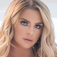 Katie Valentine Meztelen