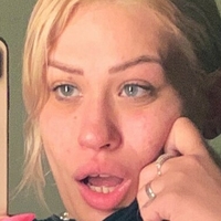 Kay Riley Meztelen