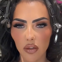 Kayleyb Meztelen