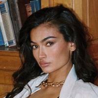 Kelly Gale Meztelen