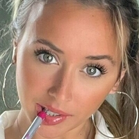 khloxo Meztelen