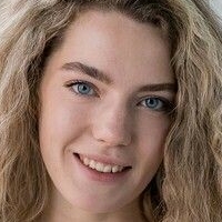 Kiere Meztelen