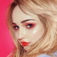 Kim Petras Meztelen