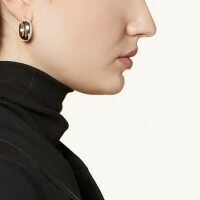 Kleine Enya Meztelen