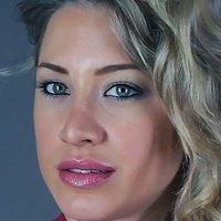 Kristin Vahl Meztelen