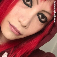 Krystal Syx Meztelen