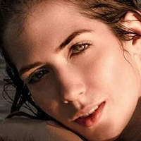 Larissa Darhuber Meztelen