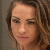 Larissa Mahl Meztelen