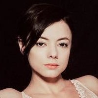 Laura Glavan Meztelen