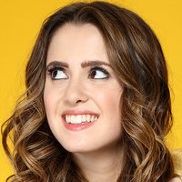 Laura Marano Meztelen