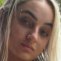 Lavinia Meztelen
