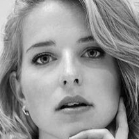 Leonie Brill Meztelen