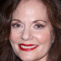 Lesley Ann Warren Meztelen
