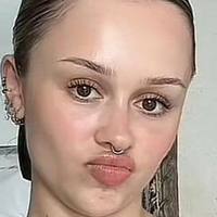 Lila Janowska Meztelen