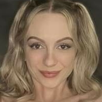 Lilly grips Meztelen