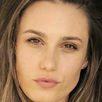 Lily Robinson Meztelen