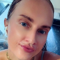 Lina H Meztelen