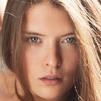 Lina Ulrich Meztelen