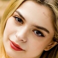 Little Molly Meztelen