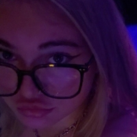 Lizzy_Cherry Meztelen
