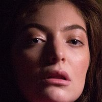 Lorde Meztelen
