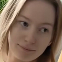 Lou Petite Meztelen