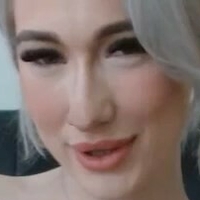 Lucy Brookess Meztelen