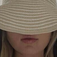Lucy Robson Meztelen
