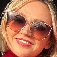Magie May Meztelen