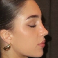 Makensie Henderson Meztelen