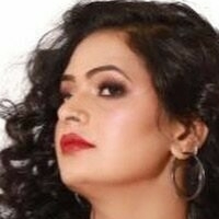 Malavika Tomar Meztelen