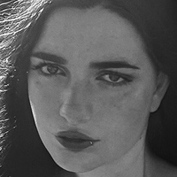Manuela Calvo Meztelen