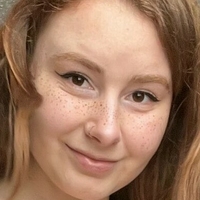 Marki.Spark Meztelen