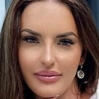 Marta Augustin Meztelen