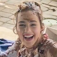 Mary Mouser Meztelen