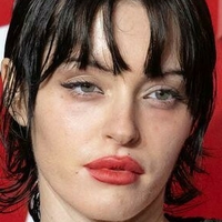 Mathilda Mace Meztelen