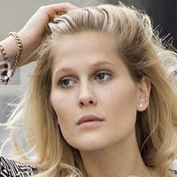 Maximiliane Bauer Meztelen