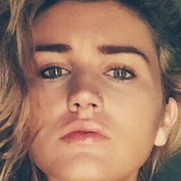 Megan Sullivan Meztelen