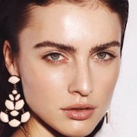Melanie Paul Meztelen