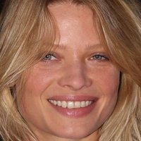 Mélanie Thierry Meztelen