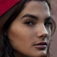 Mercedes Maxwell Meztelen