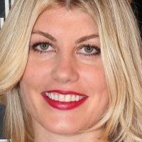 Meredith Ostrom Meztelen