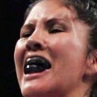 Mia St. John Meztelen