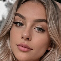 Miabailey Meztelen