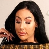Mila Amora Meztelen