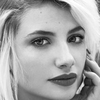 Miriam Giovanelli Meztelen