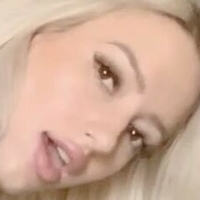 Miss Bee Meztelen