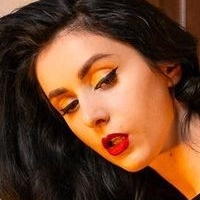 Miss Ellie M Meztelen
