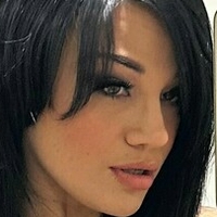 monaazarfree Meztelen
